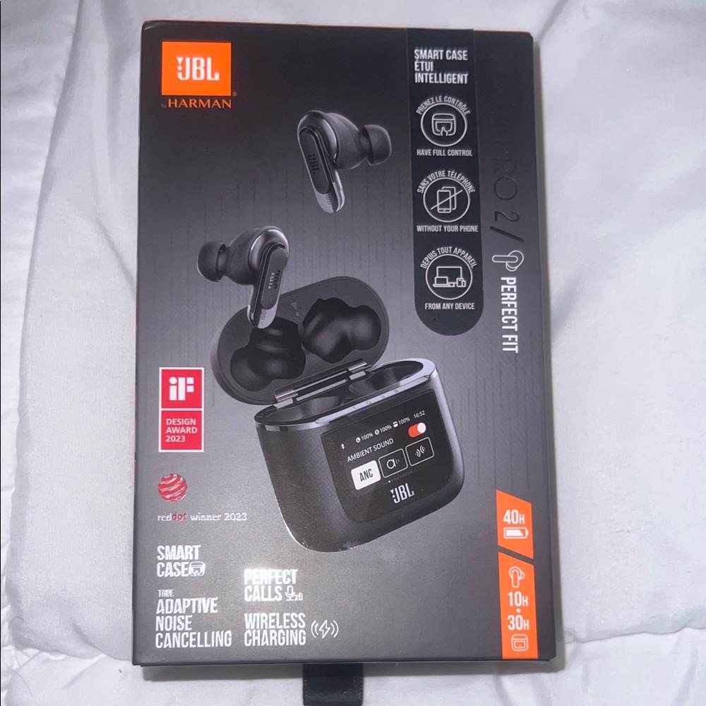JBL Black True Wireless Earbuds with Smart Case